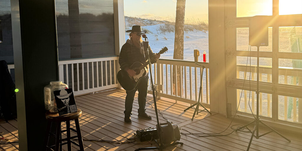 Crabby's Beachside Pavilion - live music